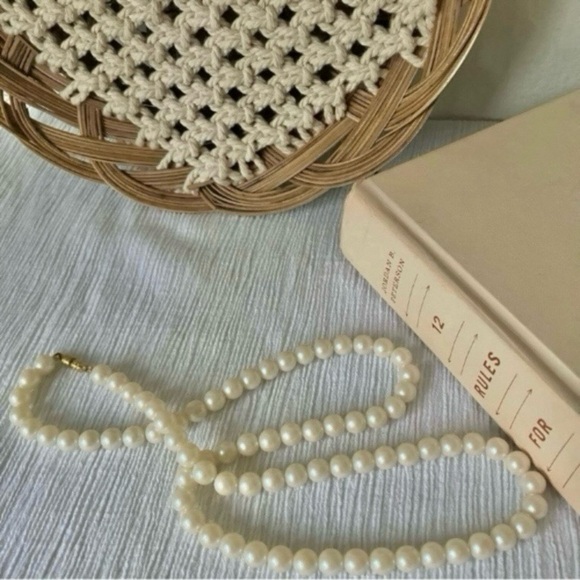 Powder Pink Pearl Necklace Vintage “Dinah” Peachy Elegant Classic Minimal Pearlc - Picture 7 of 7